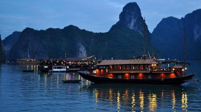 Ngoc Anh Hotel ฮาลอง ภายนอก รูปภาพ